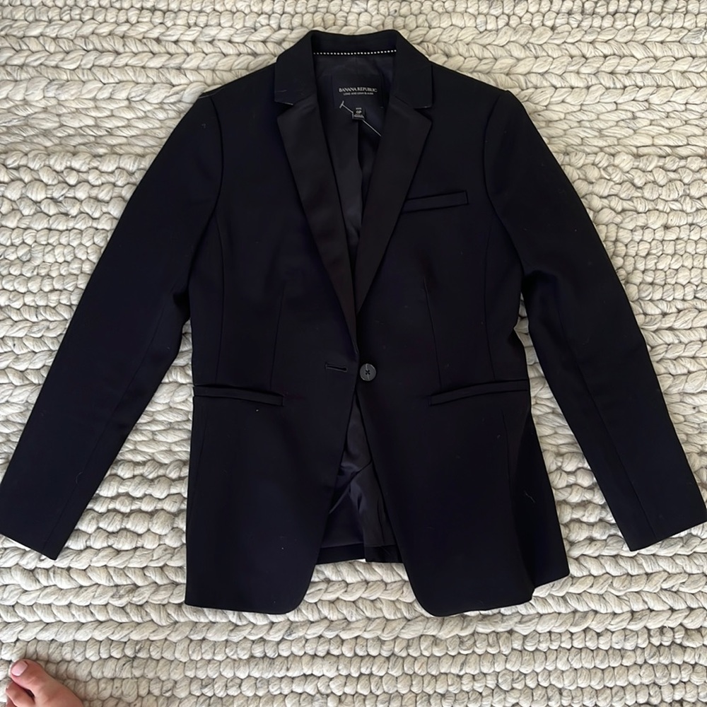 One time worn 0p Banana Republic black suit jacket, ‘long and lean’ fit
